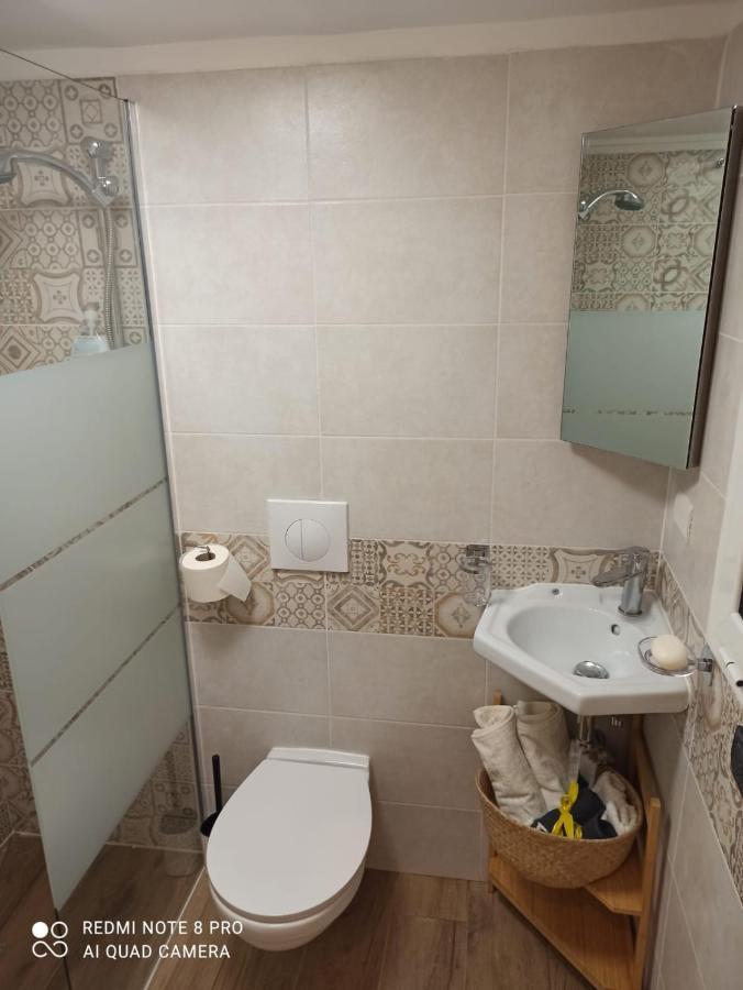 Appartamento Con Cortile A 30 Mt. Dal Mare Bari Exterior foto